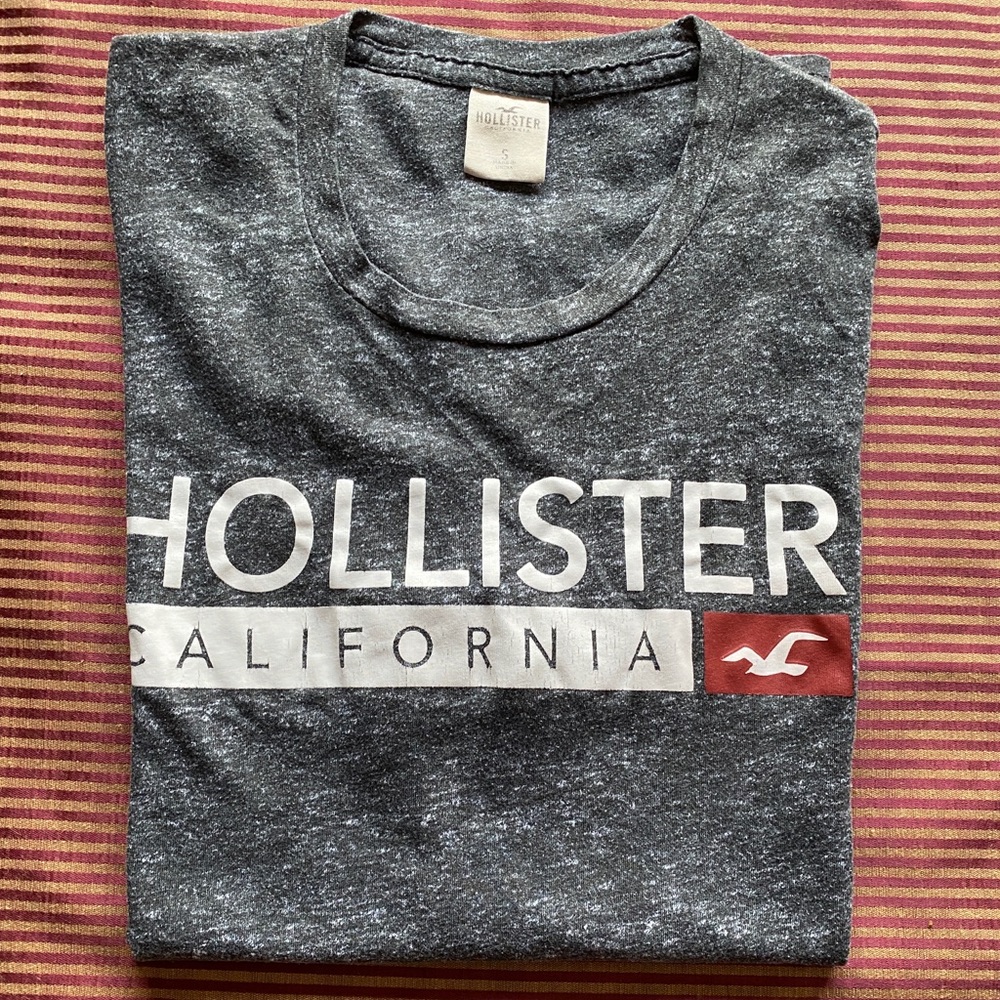 Hollister t-shirt